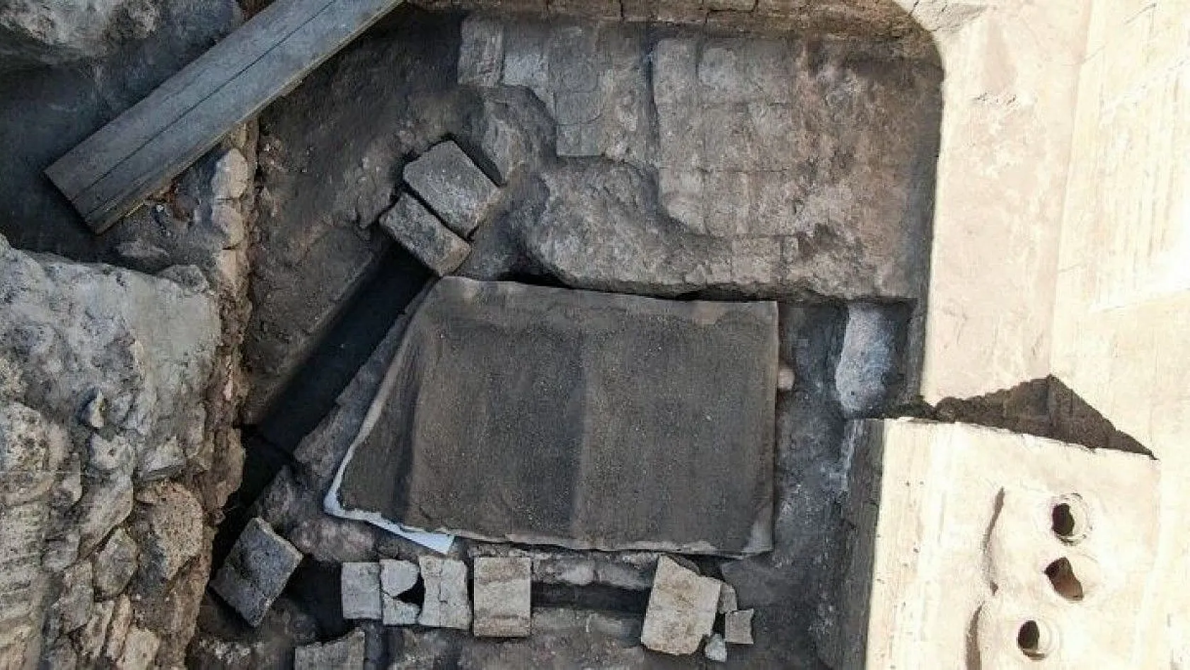 'Diyarbakır'ın kalbi'nde 1800 yıllık kalorifer sistemi bulundu