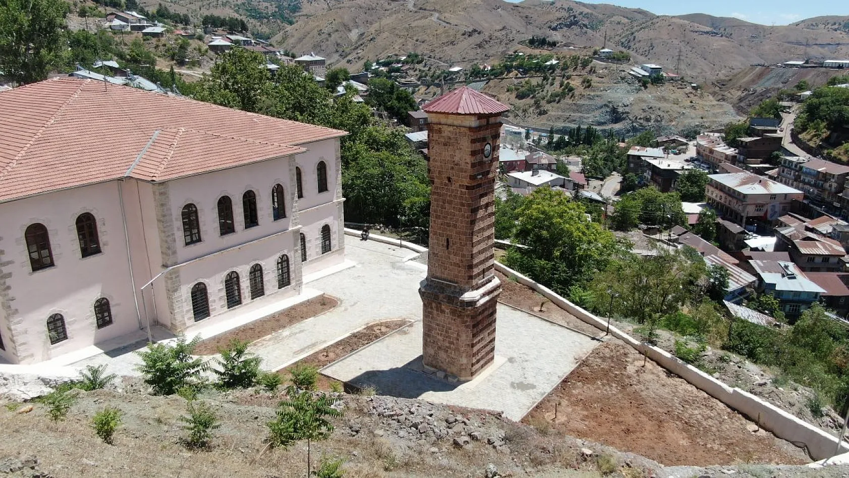 Restore edilen 'Maden Saat Kulesi' turizme kazandırıldı