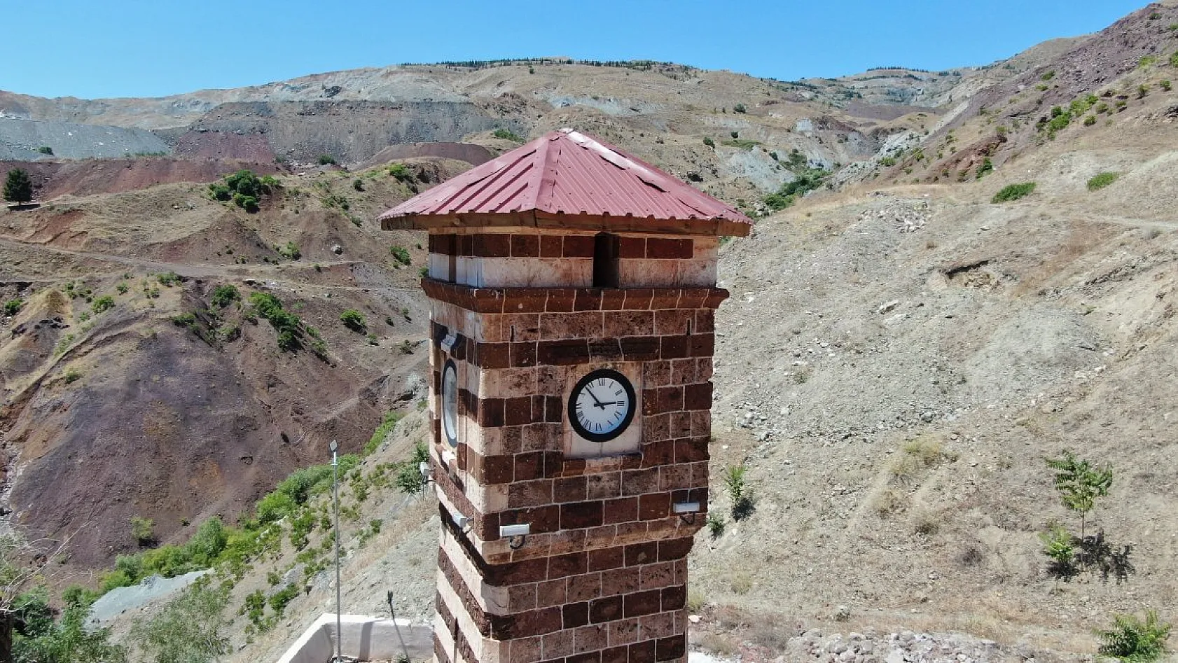 Restore edilen 'Maden Saat Kulesi' turizme kazandırıldı