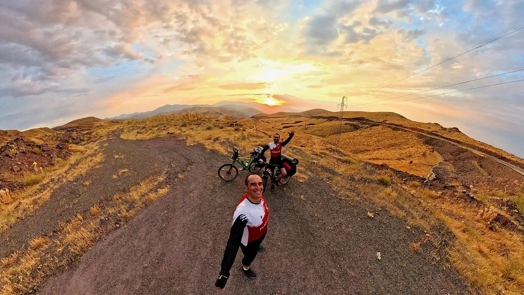 Elazığlı sporculardan 450 km'lik bisiklet turu: Nemrut ve göbeklitepe keşfi