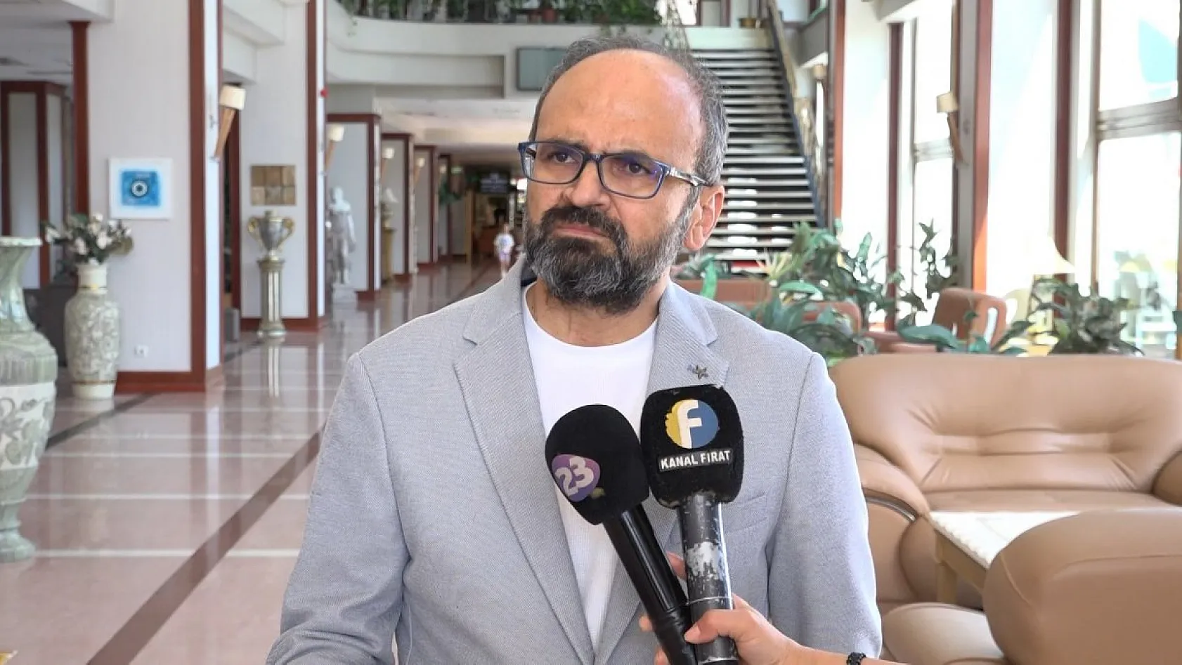 Elazığ'da Sağlıkta Bilimsel İşbirliği: Doğu Anadolu Romatoloji Derneği'nden Eğitim Kampı!