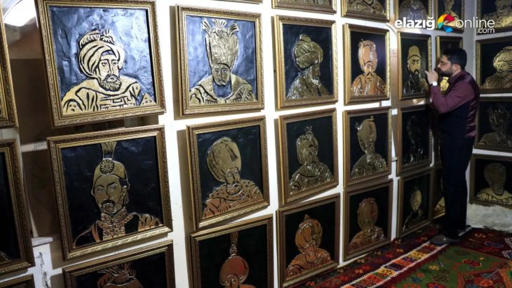 36 Osmanlı padişahının resmini varak sanatıyla ahşaba resmetti