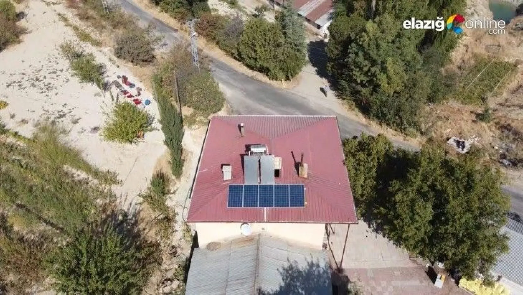 2 köyde çatılara kuruldu, artık kendi elektriklerini üretecekler