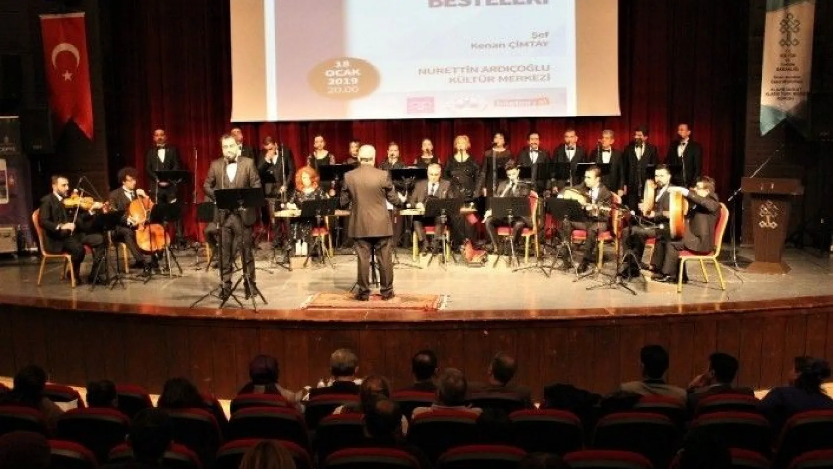 Elazığ'da Devlet Klasik Türk Müziği Korosu 2019'un ilk konserini verdi