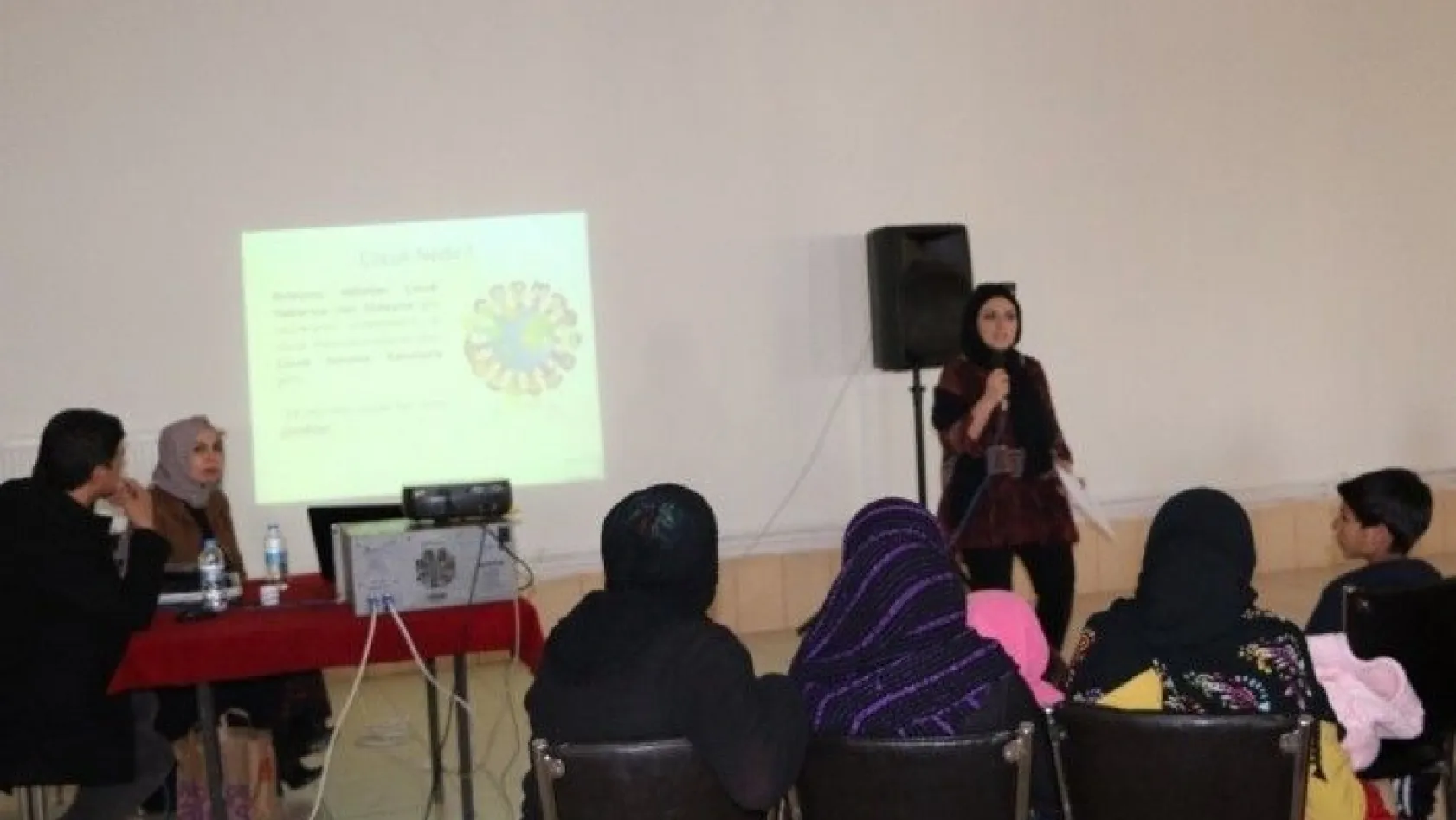 Elazığ'da &quotErken Yaşta ve Zorla Evliliklerle Mücadele" semineri