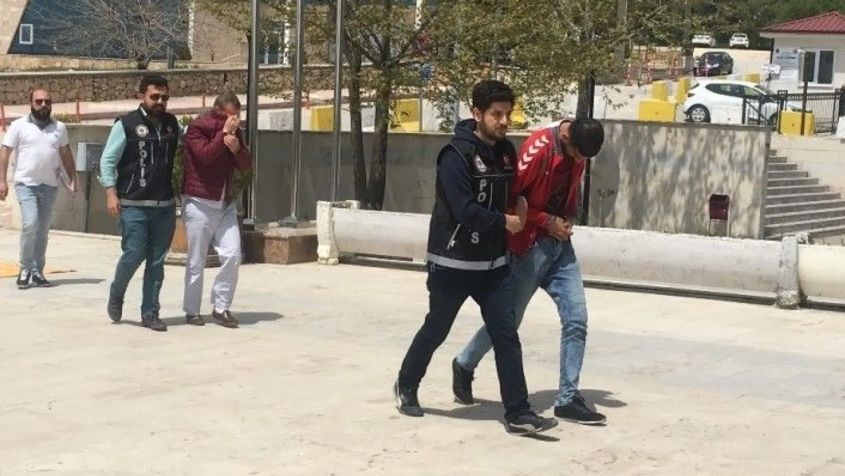 Elazığ'da uyuşturucu operasyonunda 2 tutuklama