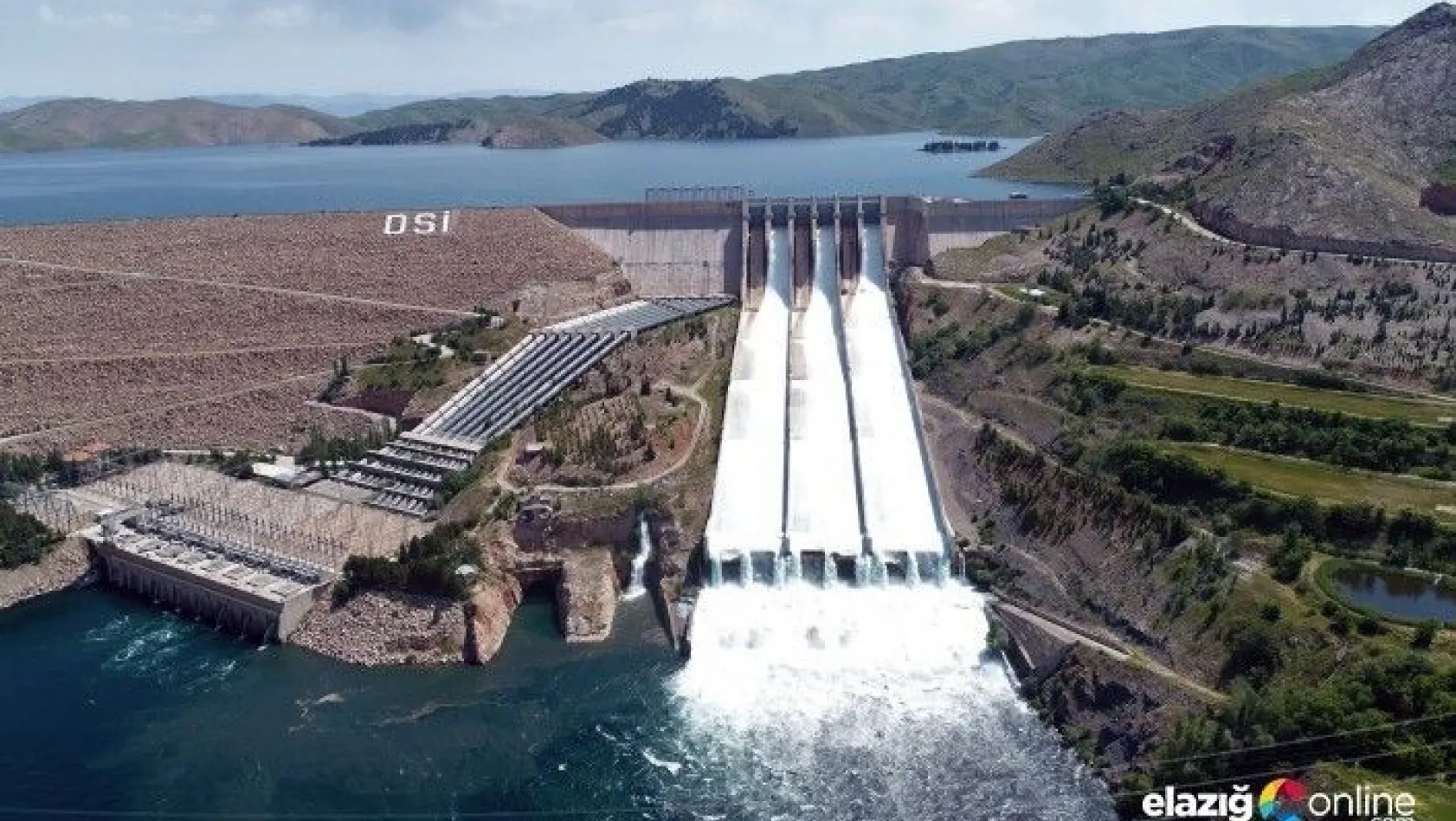 Keban Barajı'nda kapaklar iyice açıldı, saniyede 3 bin 330 m³ su tahliyesi başladı!