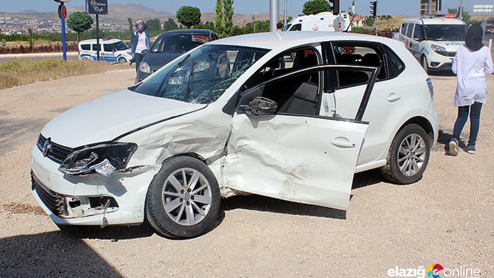 Elazığ'da trafik kazası: 4'ü çocuk 10 yaralı