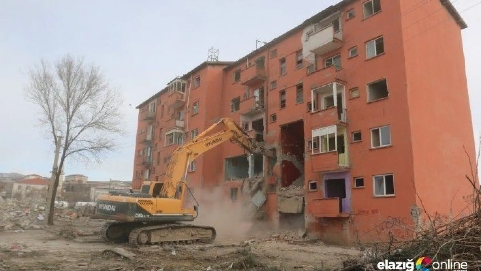 Kentsel dönüşüm çalışmalarında 331 adet konutun yıkımına start verildi
