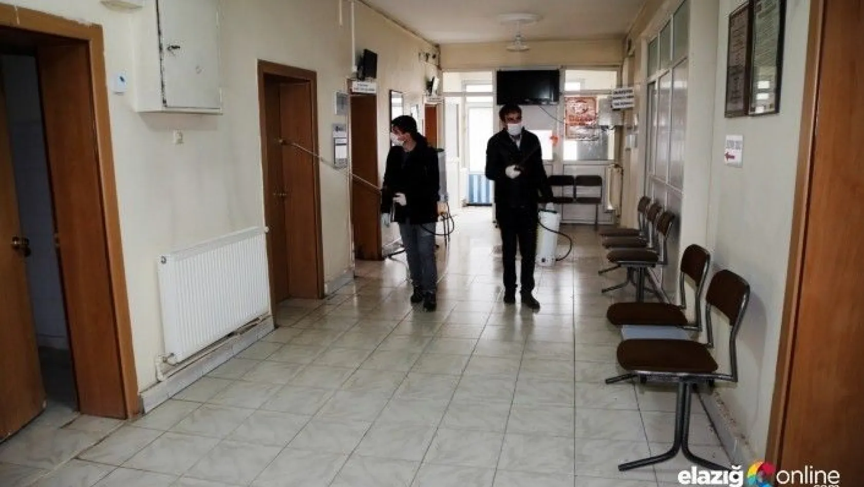 Elazığ'da korona virüsüne karşı dezenfekte çalışmaları sürüyor