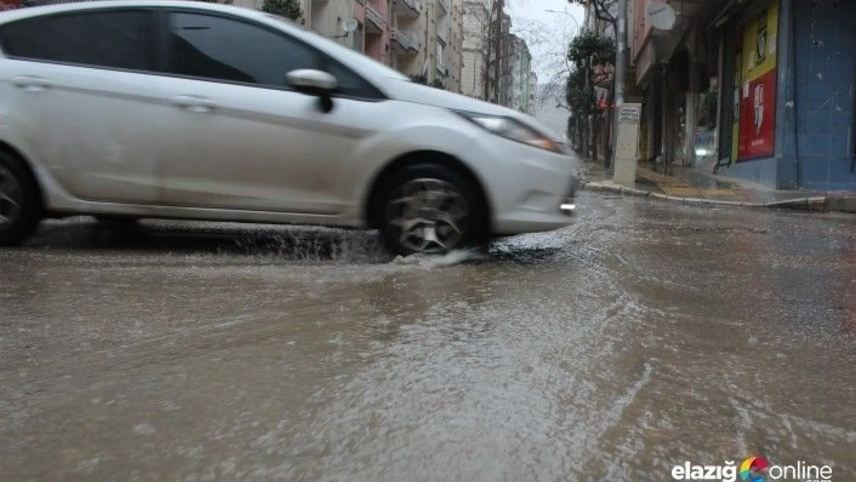Elazığ'da şiddetli yağış etkili oldu