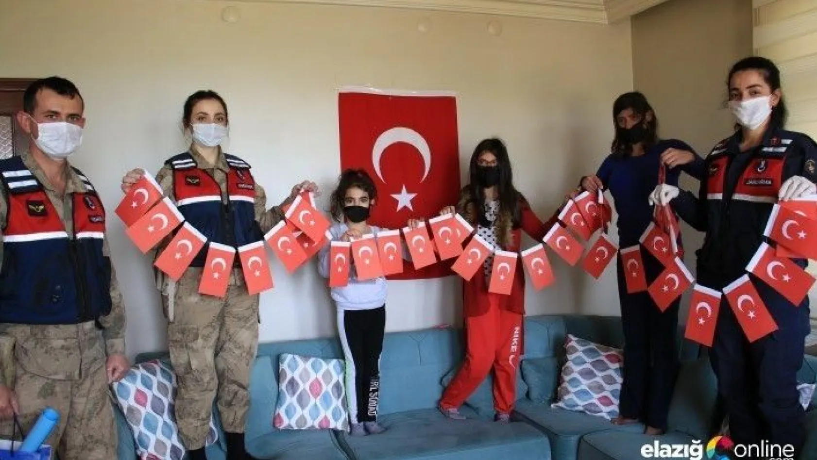Mehmetçik, Hatice'nin Türk bayrağı talebi için seferber oldu