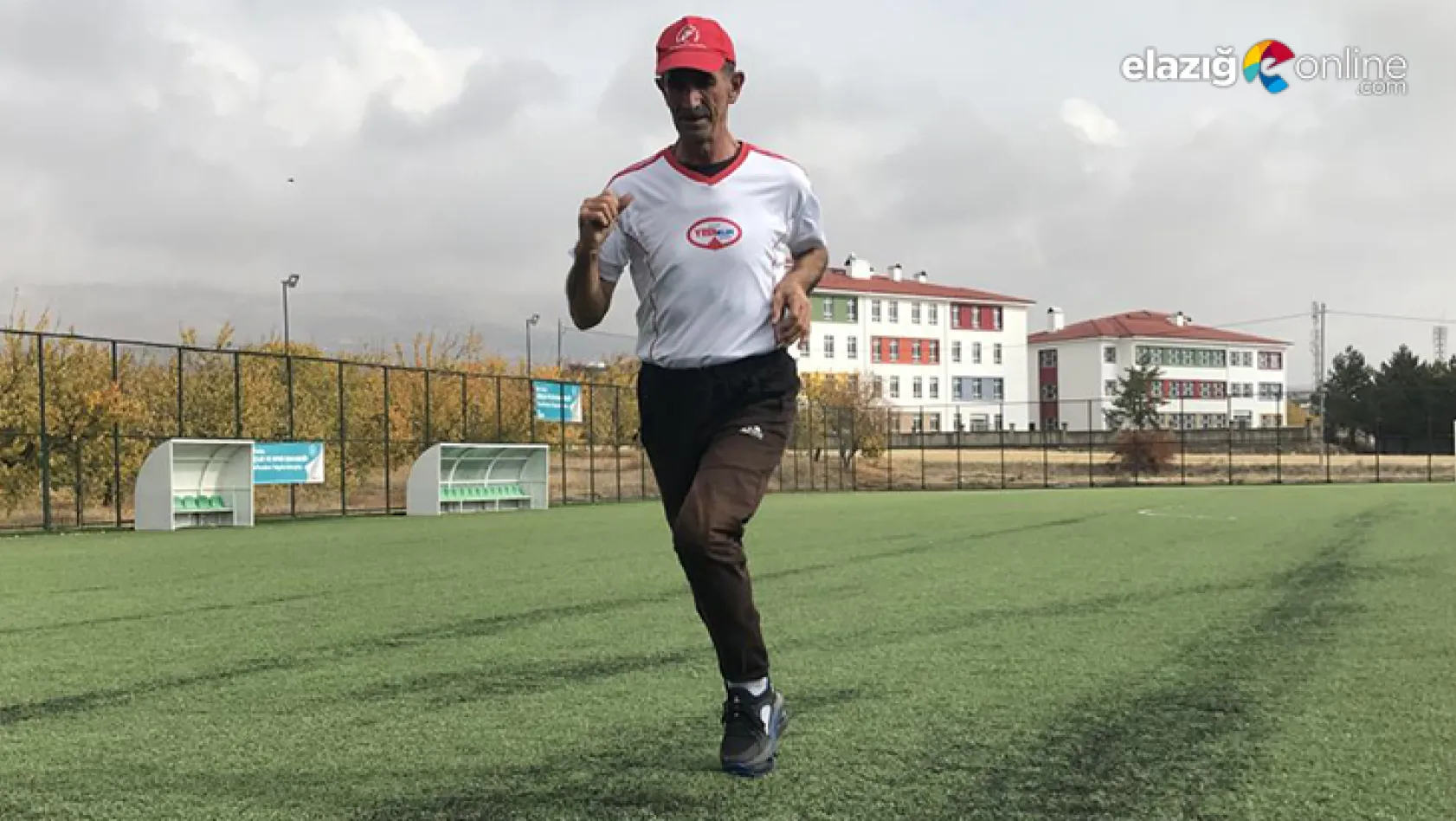 58 yaşındaki muhtar günde 20 kilometre koşuyor