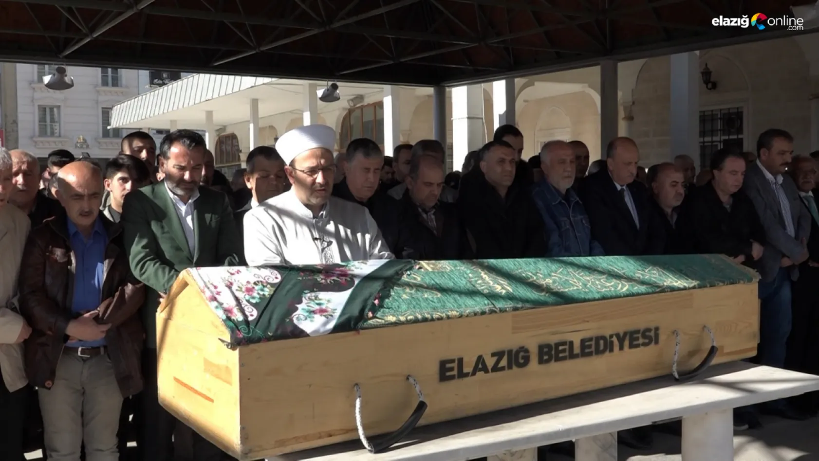 Aksu ailesinin acı günü! Müdür Mustafa Aksu'nun annesi vefat etti