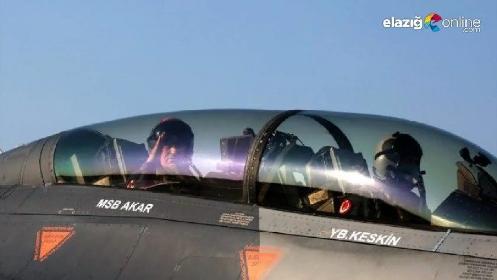 Bakan Akar kokpitte, Ege'de F-16'lı mesaj!