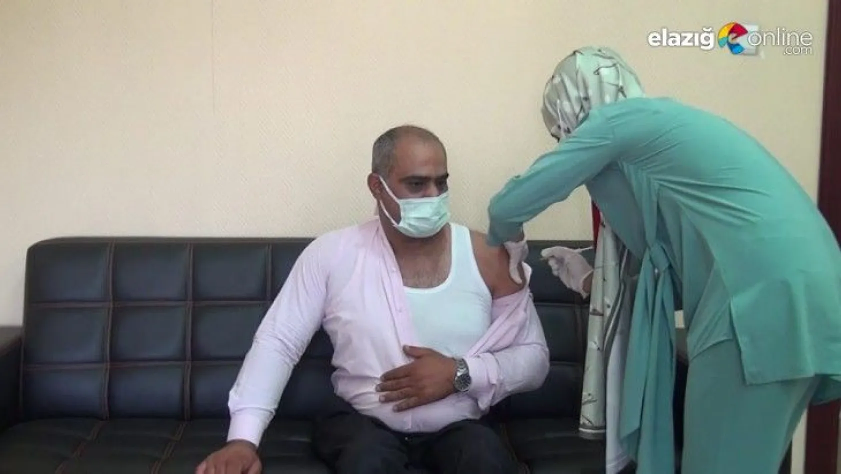 Başkan Fırat'tan vatandaşlara aşı olun çağrısı