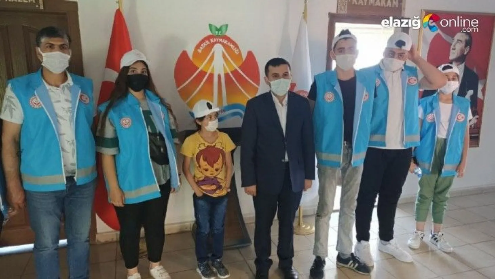 Çocuklar şehit Fethi Sekin'in kabrini ziyaret etti müzesini gezdi
