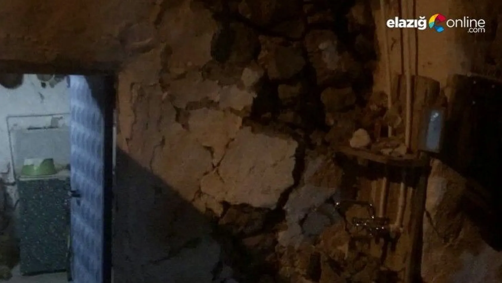 Elazığ'da 3 köyde bazı evlerde hasar meydana geldi