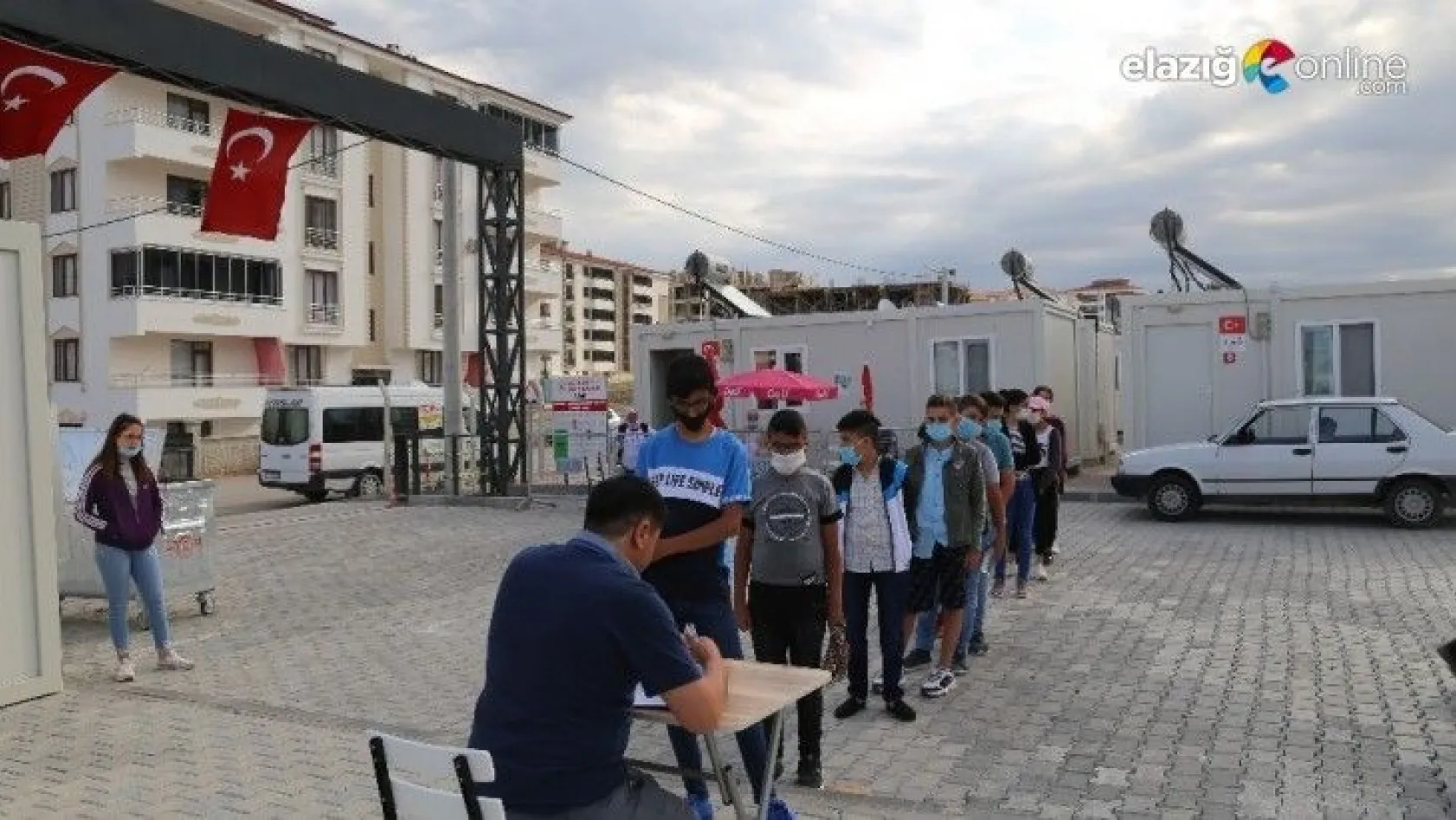 Deprem bölgesi Elazığ'da öğrencilerin, LGS heyecanı