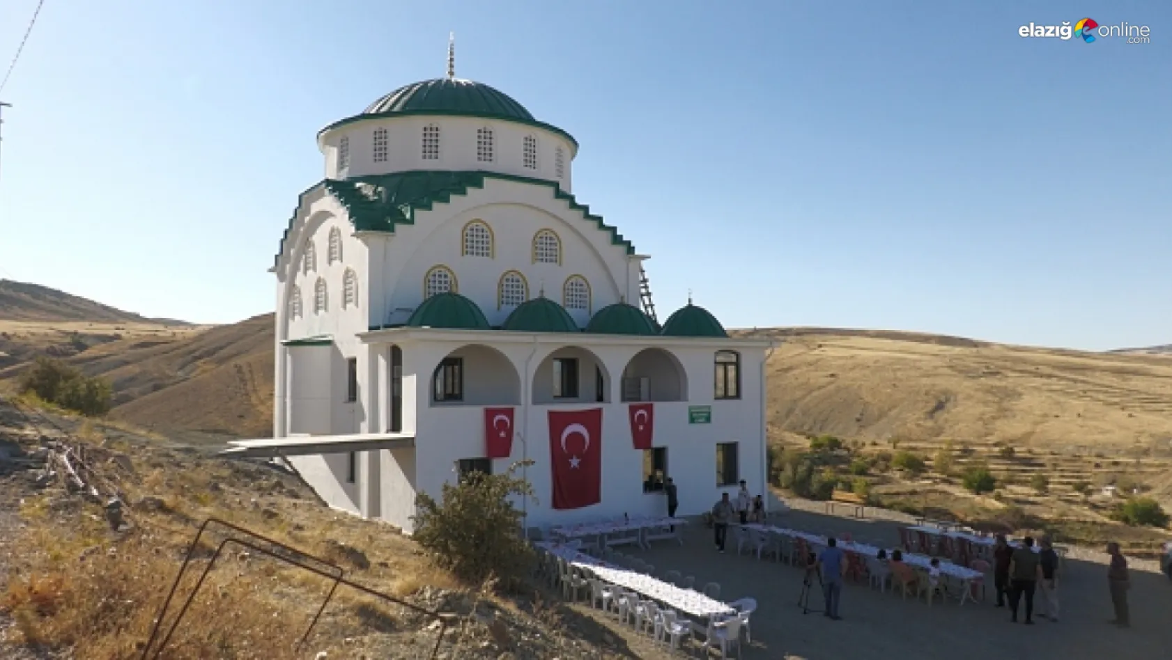 Deprem sonrası yıkılan Ürünveren Cami ibadete açıldı