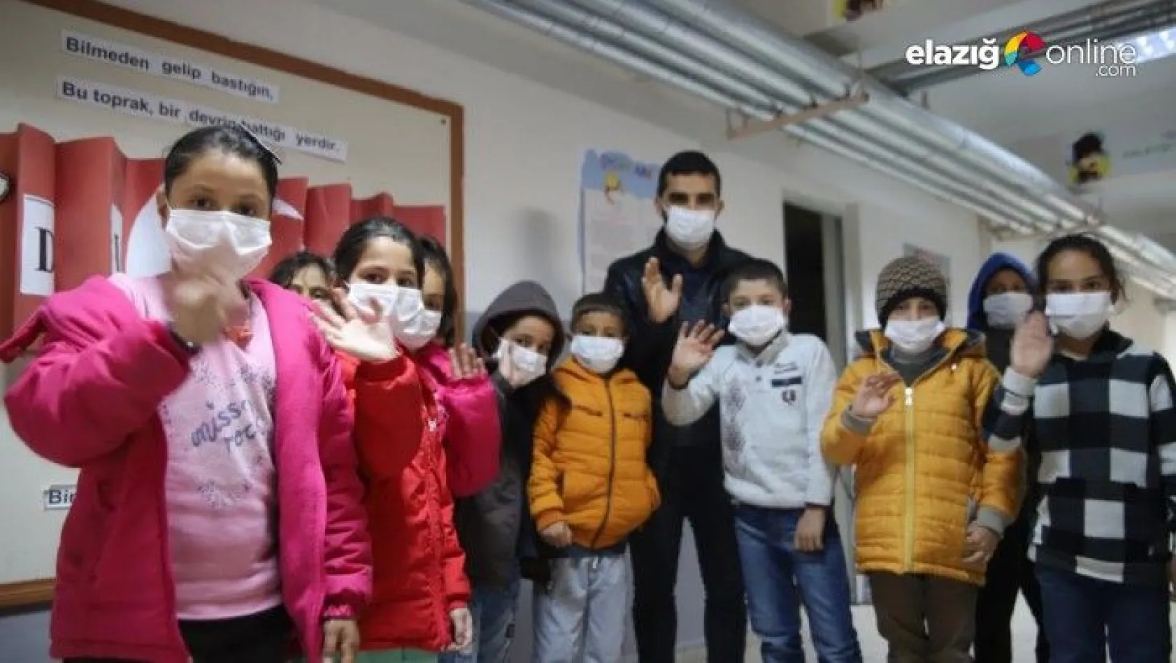 Deprem ve pandeminin etkilediği Elazığ'ın köy okullarında ilk ders heyecanı