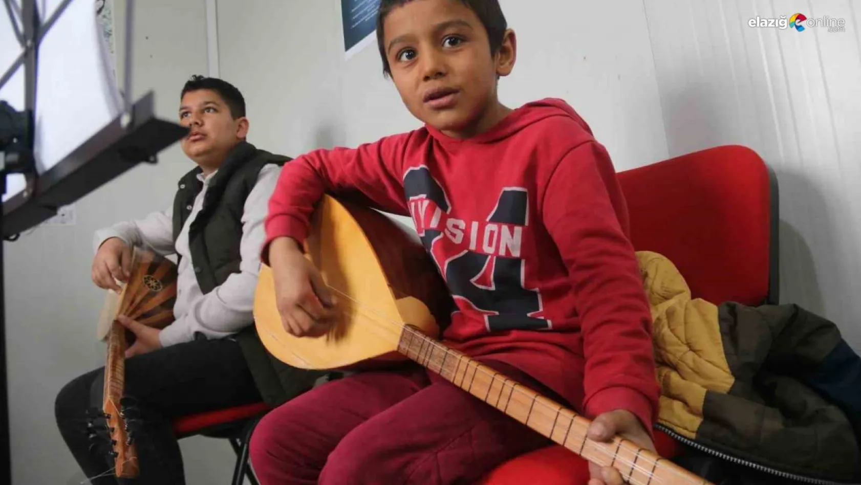 Depremzede çocuklar, psikososyal destek müzik atölyesinde buluştu