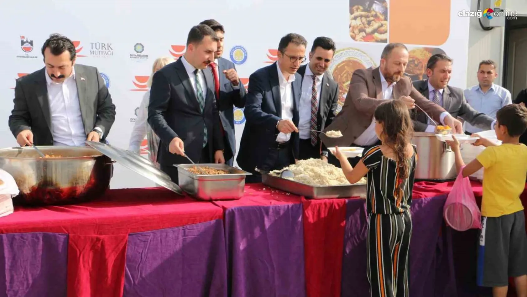 Depremzedeler 'Türk Mutfağı Haftası'nda Diyarbakır yemeklerini tattı