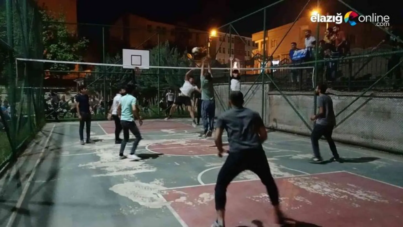 Dicle Gençlikspor'un düzenlediği voleybol turnuvası başladı