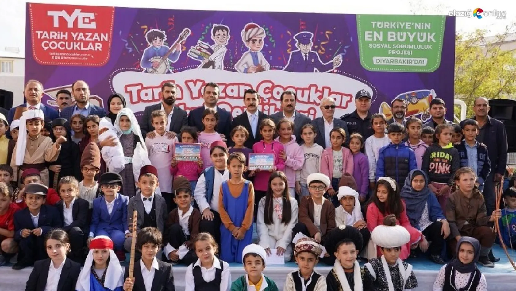 Diyarbakır'da 'Tarih Yazan Çocuklar' sahnede yerini aldı