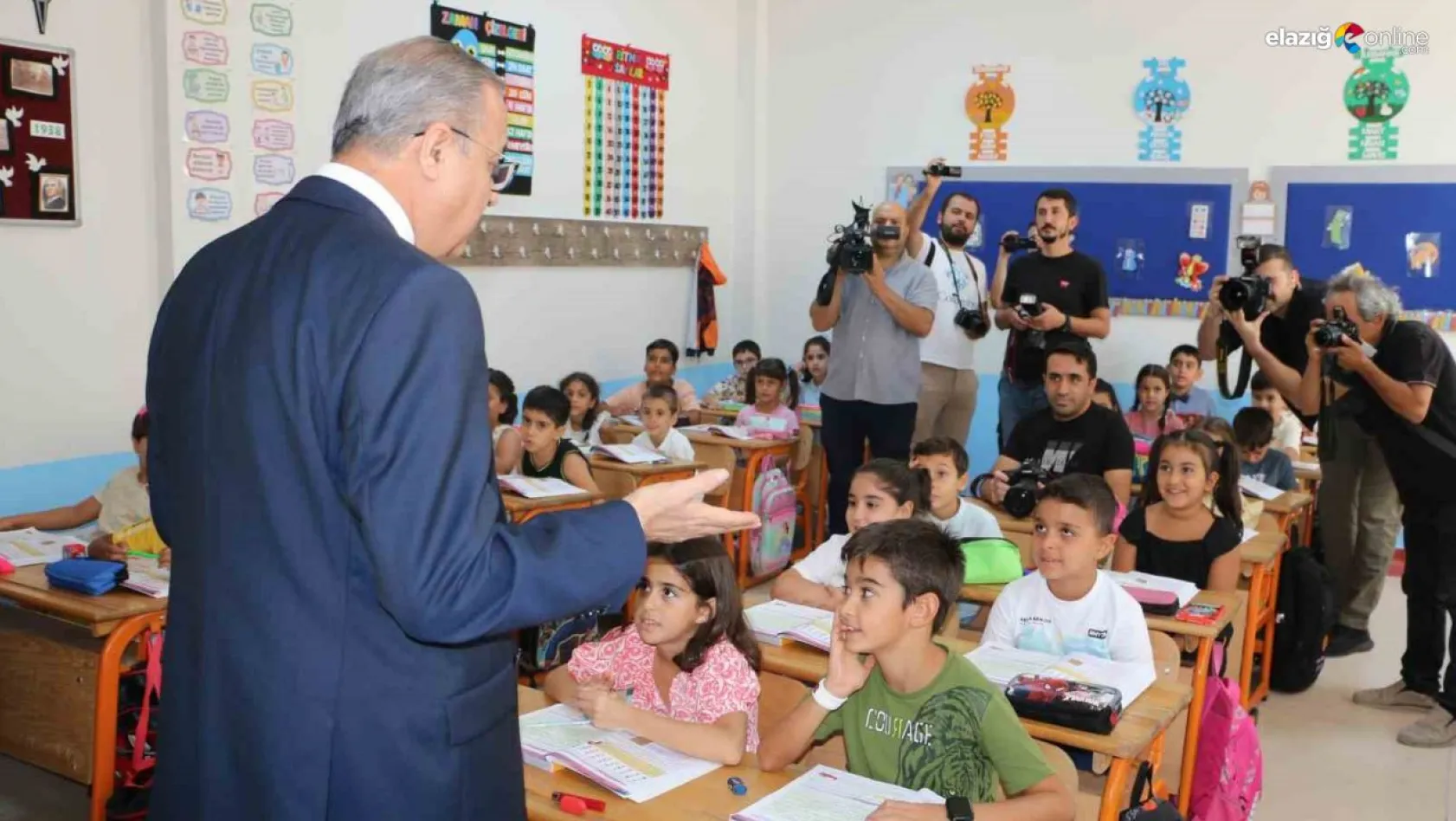 Diyarbakır'da 469 bin 52 öğrenci ders başı yaptı