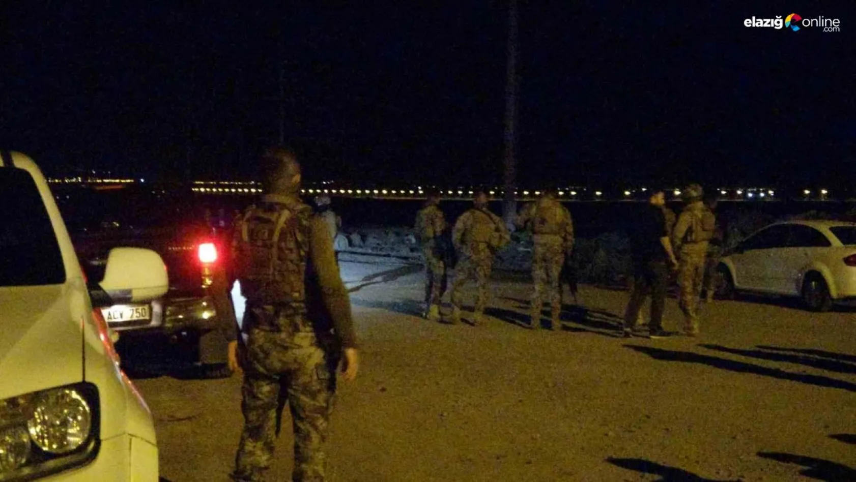 Diyarbakır'da devriye gezen polis aracına silahlı saldırı: 2 gözaltı