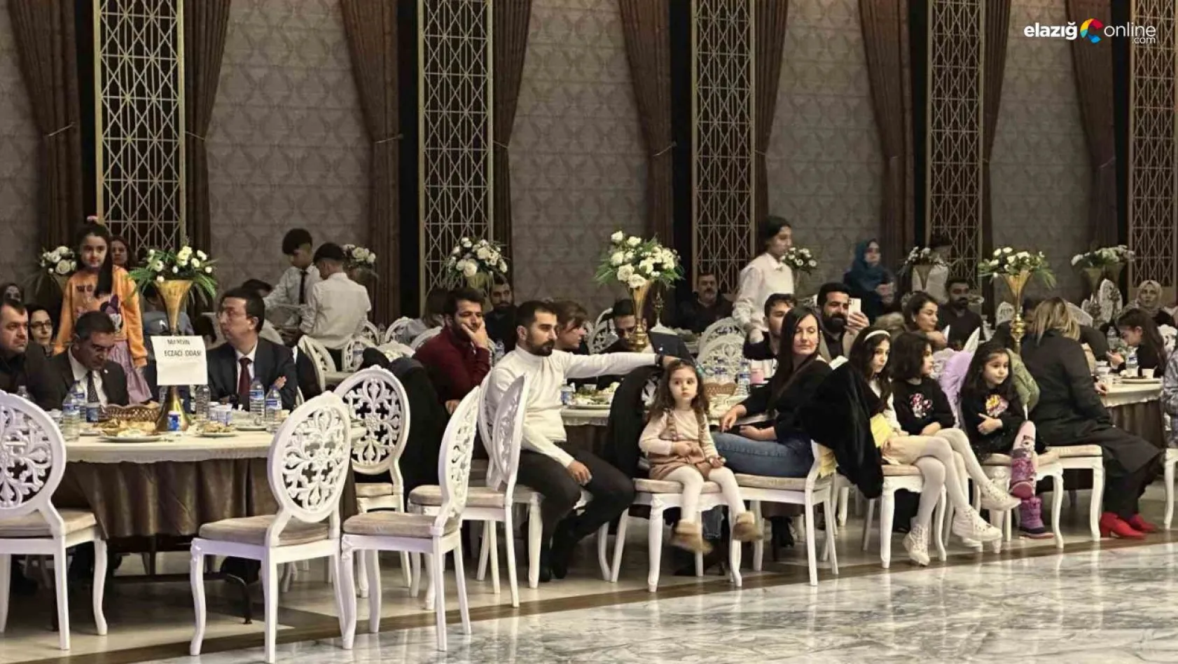 Diyarbakır'da eczacılar iftar yemeğinde buluştu