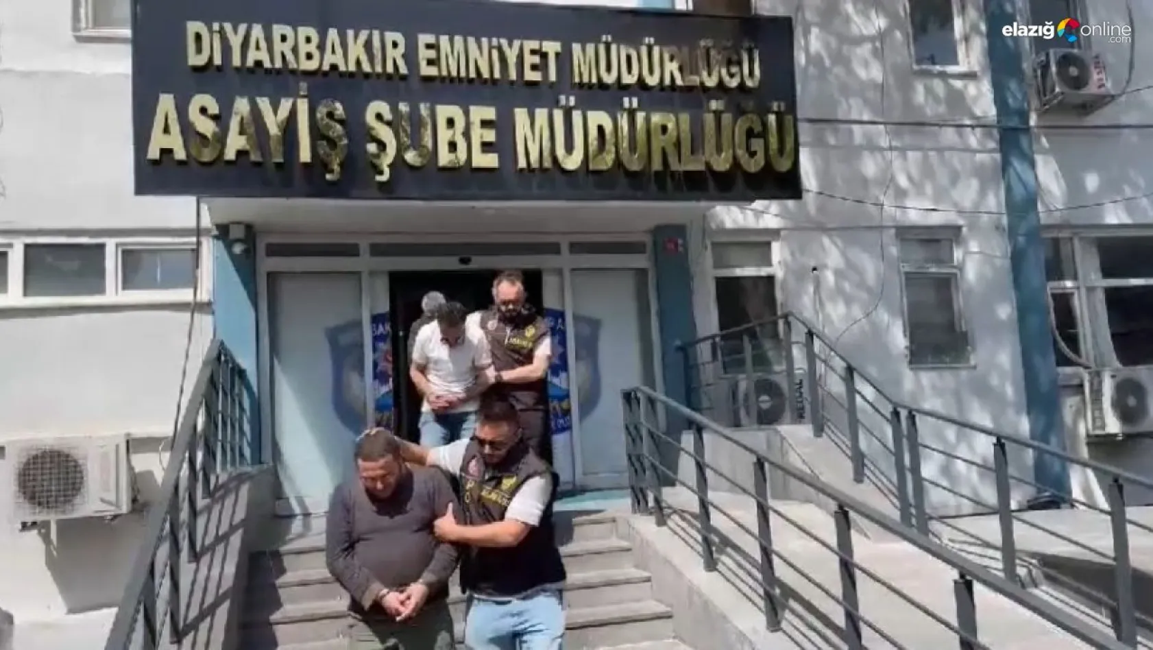 Diyarbakır'da gözaltına alınan 438 şüpheliden 133'ü tutuklandı