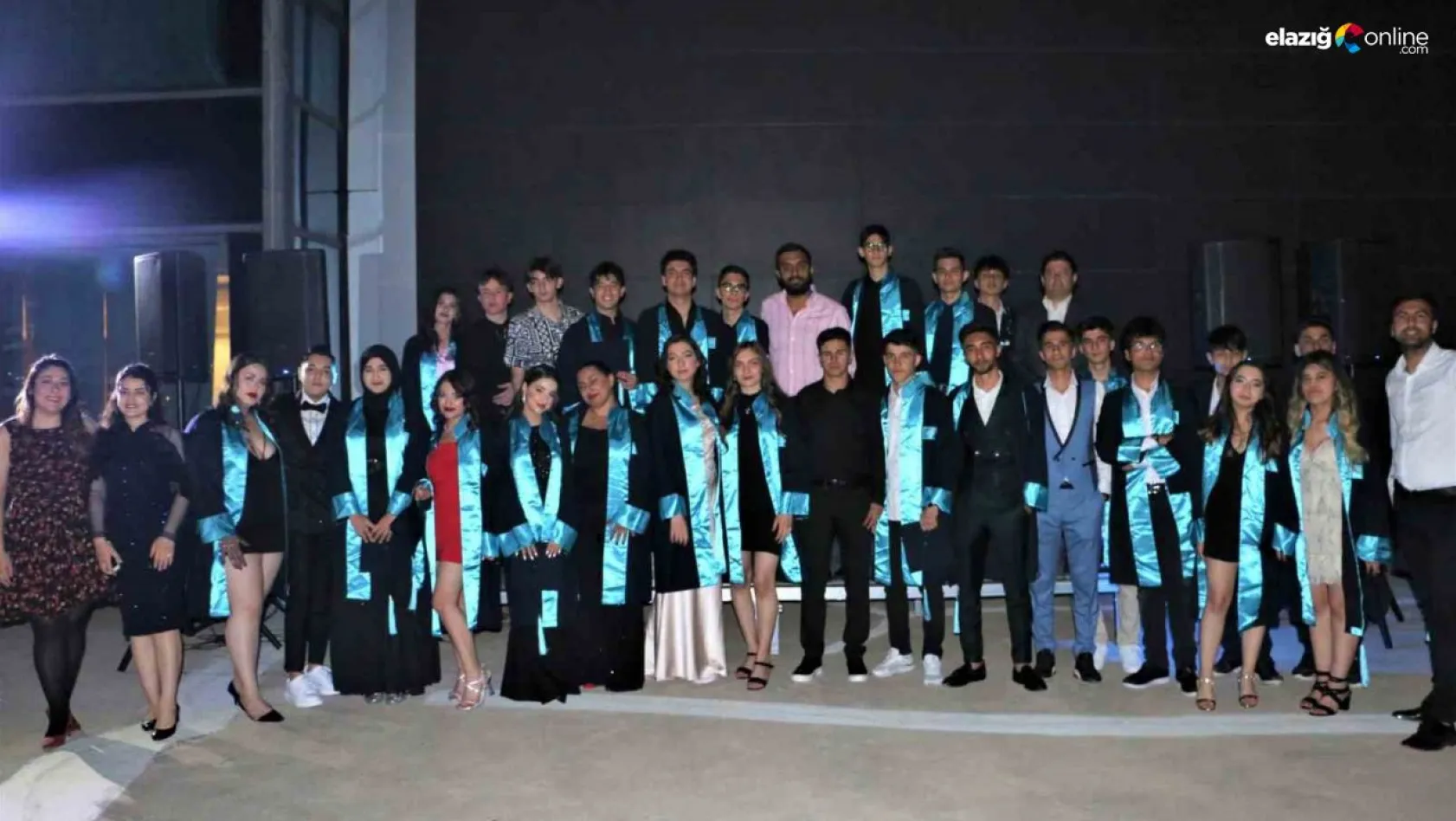 Diyarbakır'da Radikal Okulları 64 öğrenciyi mezun etti