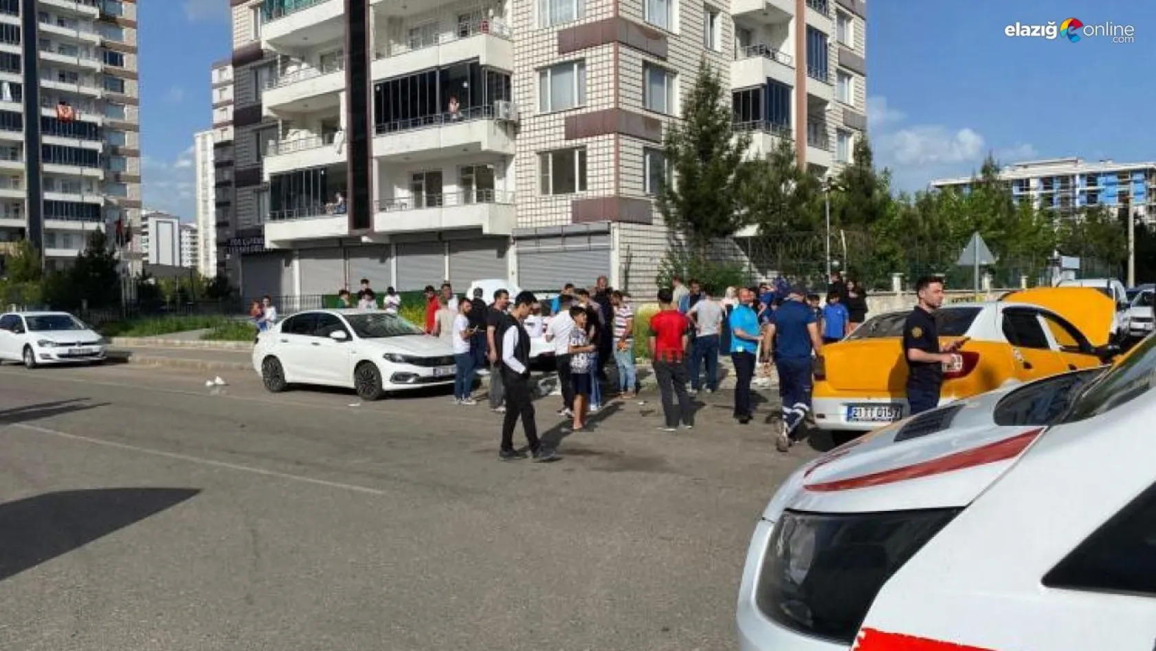 Diyarbakır'da ticari taksi otomobille çarpıştı: 5 yaralı