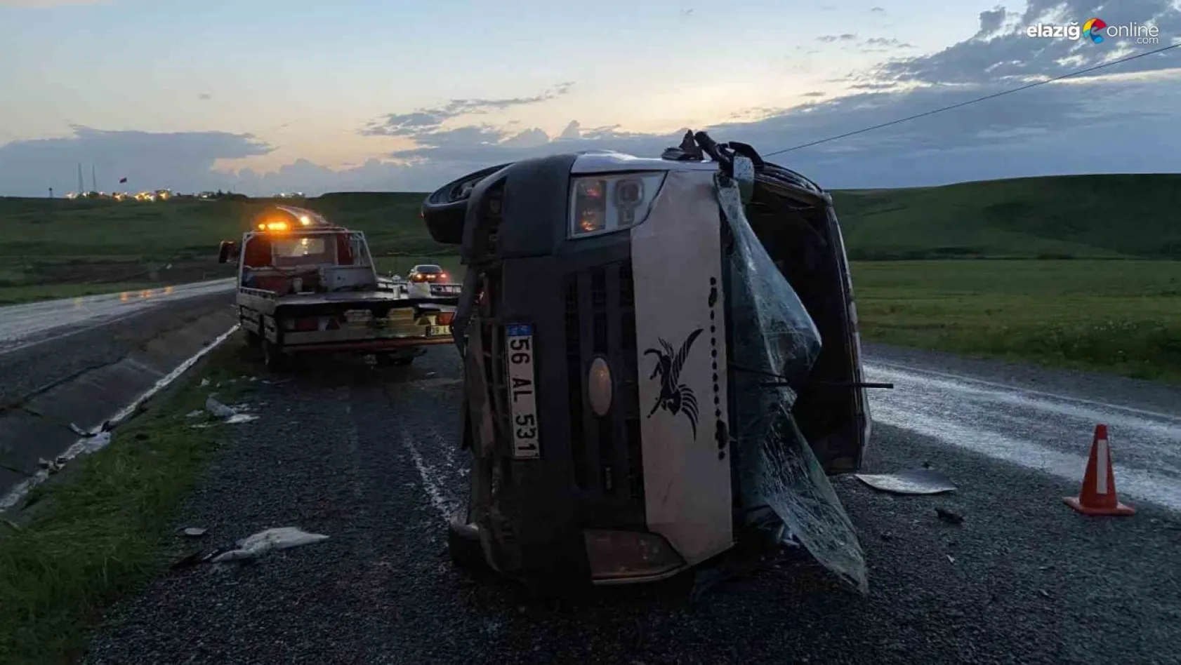 Diyarbakır'da yolcu minibüsü devrildi: 1'i ağır 9 yaralı