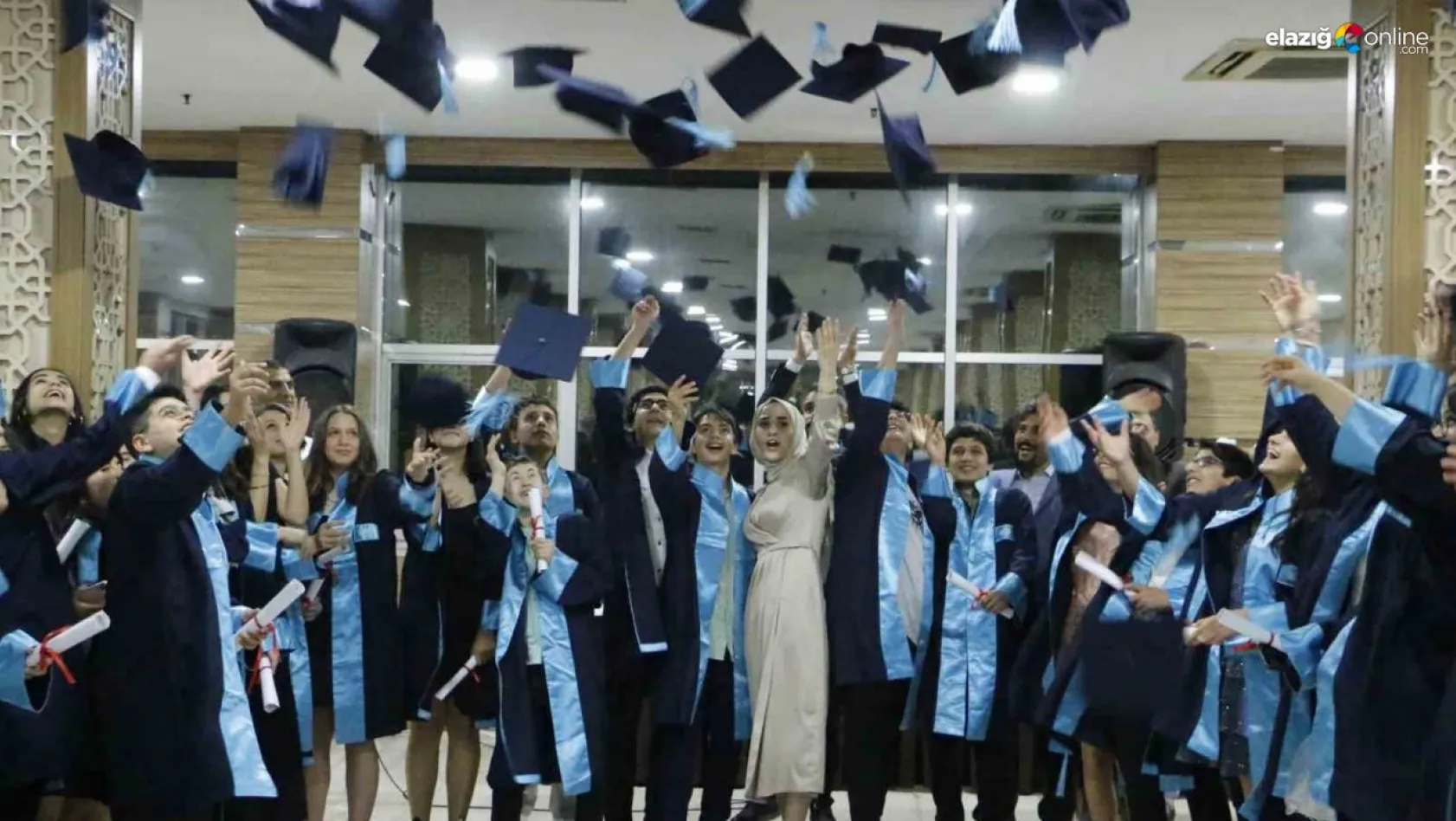 Diyarbakır Radikal Okulları'nda coşkulu mezuniyet