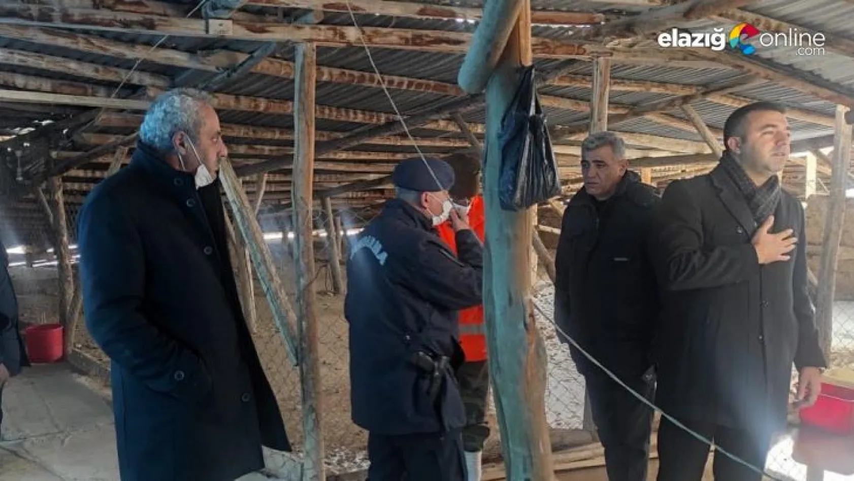 Keban'da evin çatısı biriken kar nedeniyle çöktü