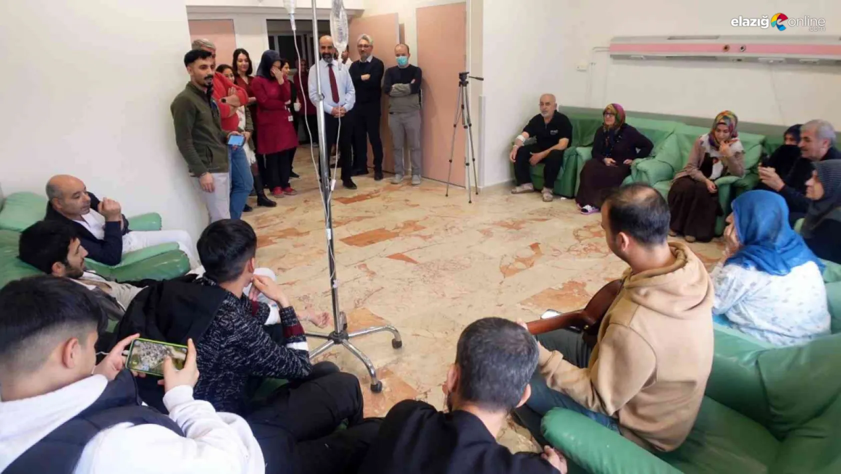 Elazığ'da hastalara müzik dinletisi