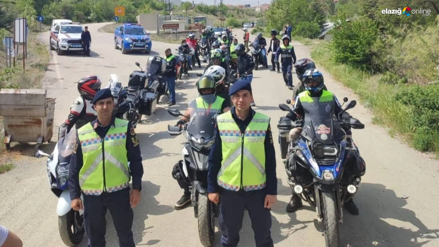 Jandarma, motosiklet sürücülerini bilgilendirdi