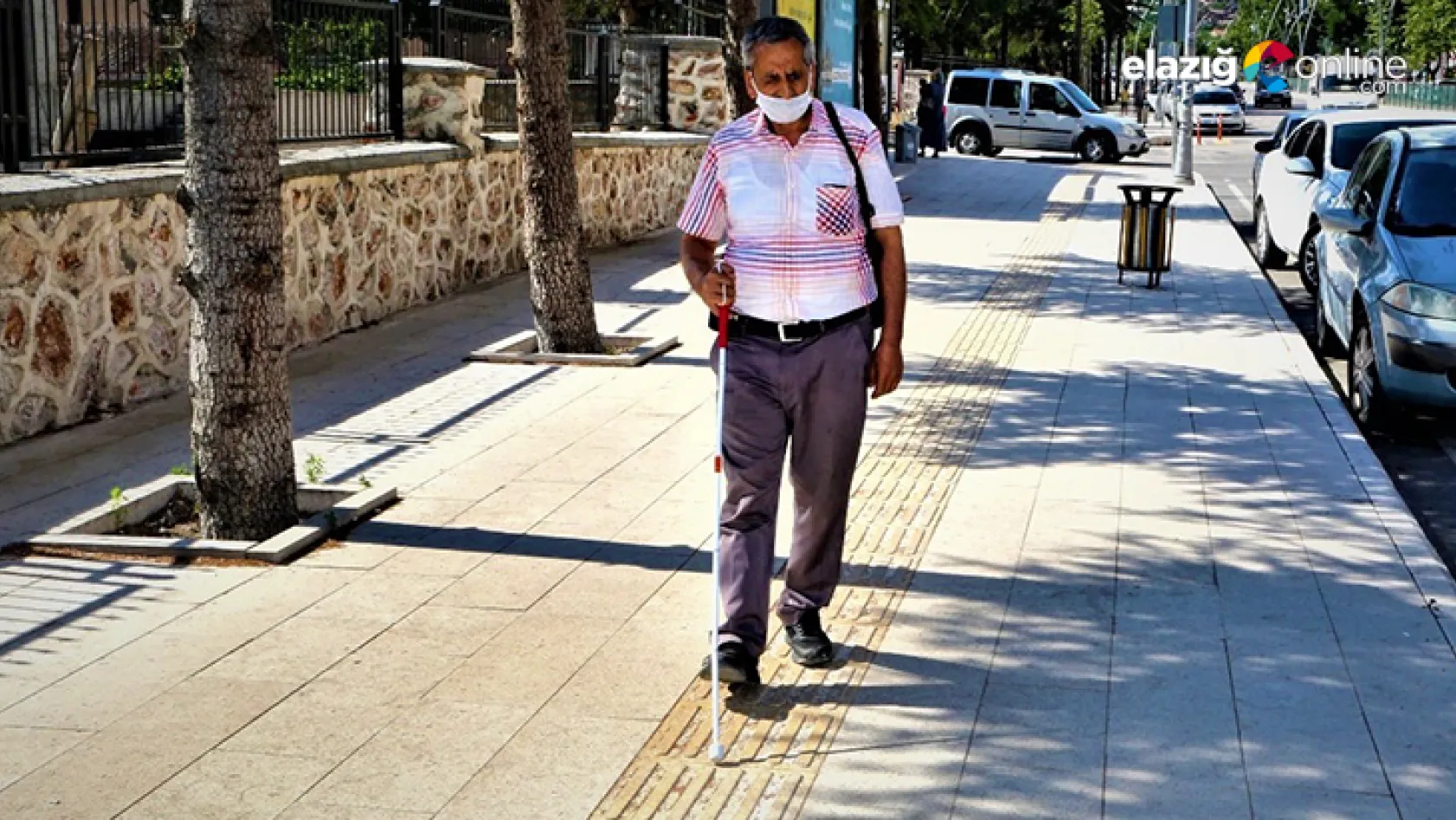Elazığ'da kaldırımlar, görme engelliler için uygun hale getiriliyor