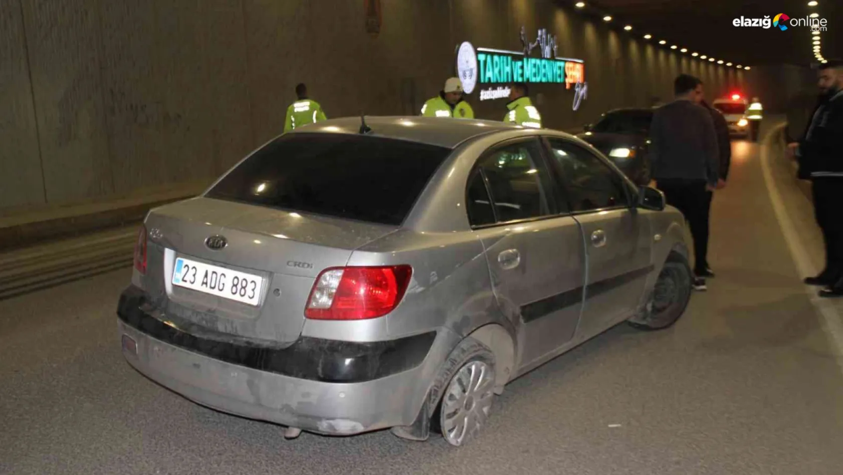 Elazığ'da kaza yapan sürücü olay yerinde kaçtı: 1 yaralı