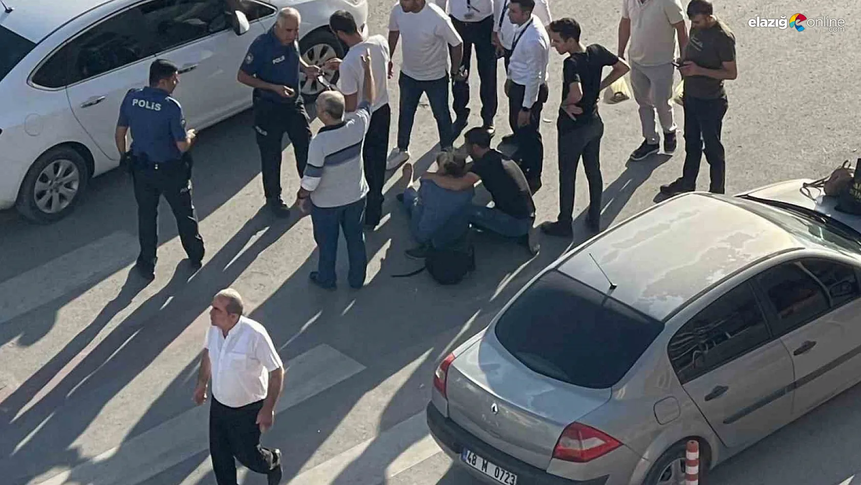 Elazığ'da hastane önünde kaza!