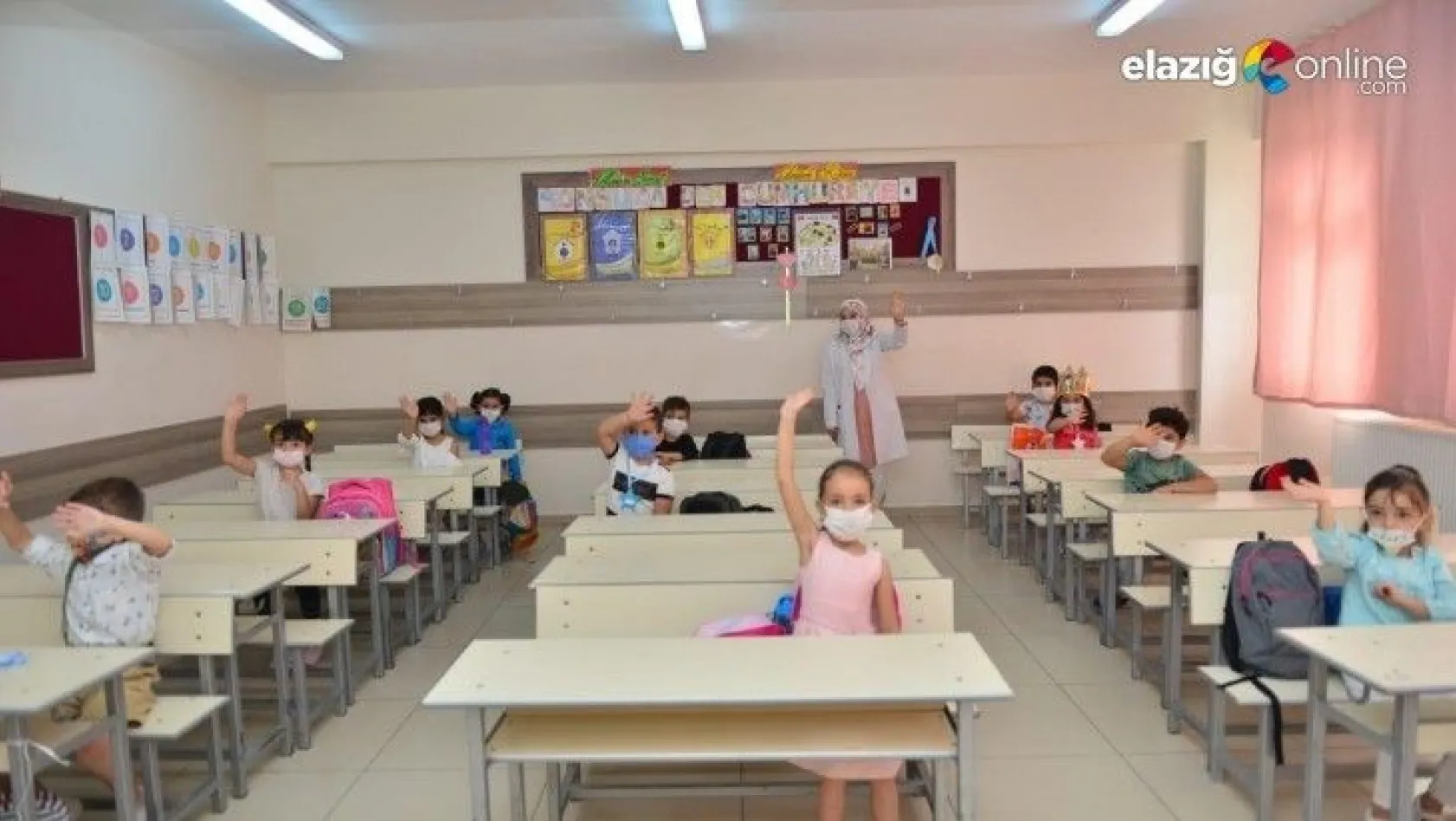 Elazığ'da minikler okula 'Merhaba' dedi
