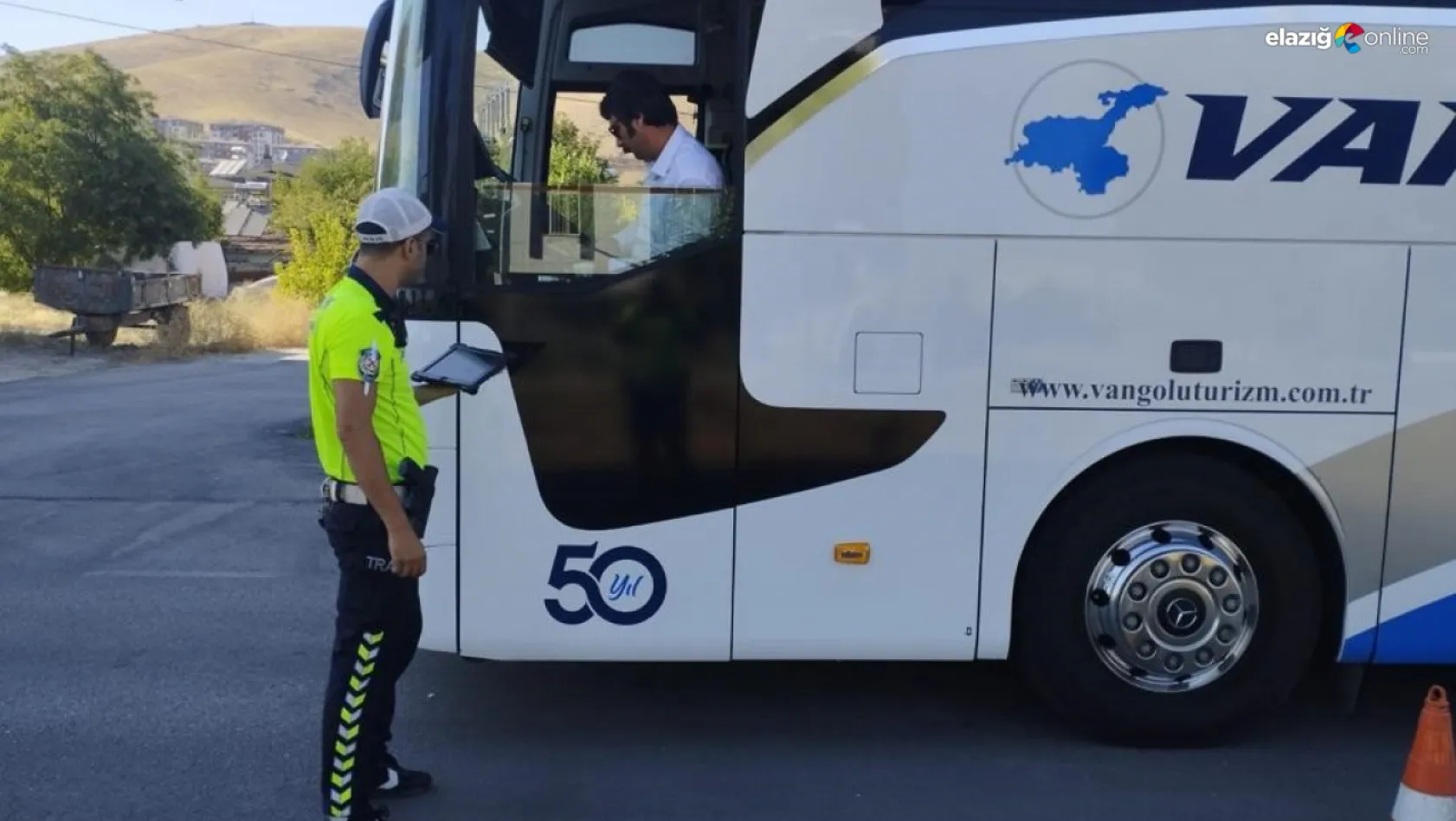 Elazığ'da otobüs şoförlerine trafik denetimi ve bilgilendirme