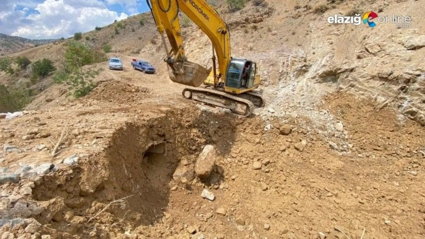 Bozulan köy yollarında onarım çalışmaları sürüyor