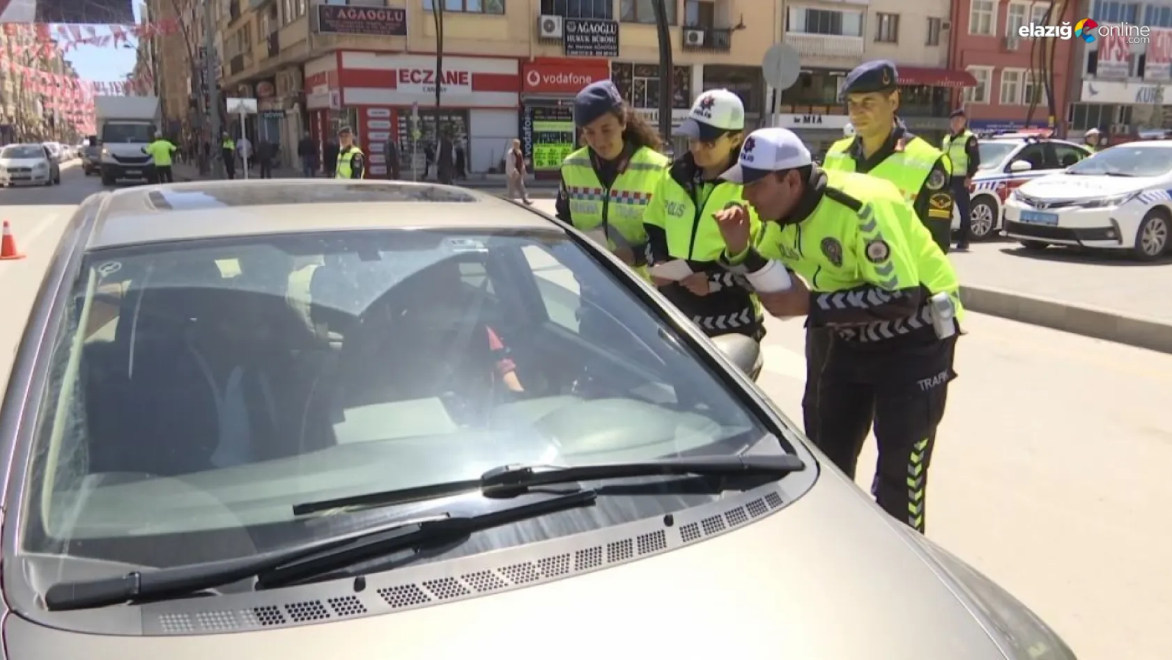 Elazığ'da Trafik Haftası'nda yolcular bilgilendirildi