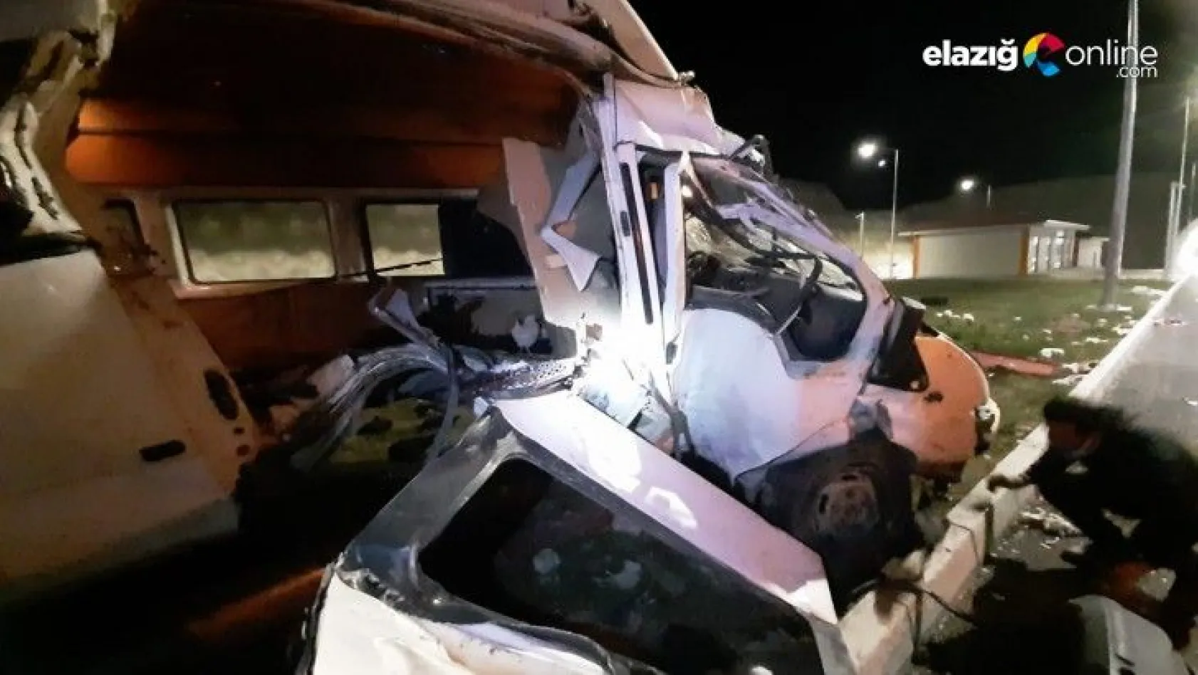 Yaşanan minibüs kazasında 1 kişi hayatını kaybetti