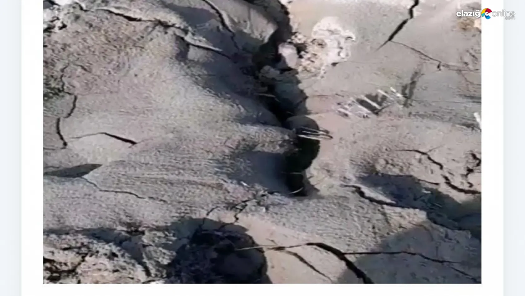 Elazığ'ı tedirgin eden görüntü! Zemin sıvılaşması Palu'da da görüldü