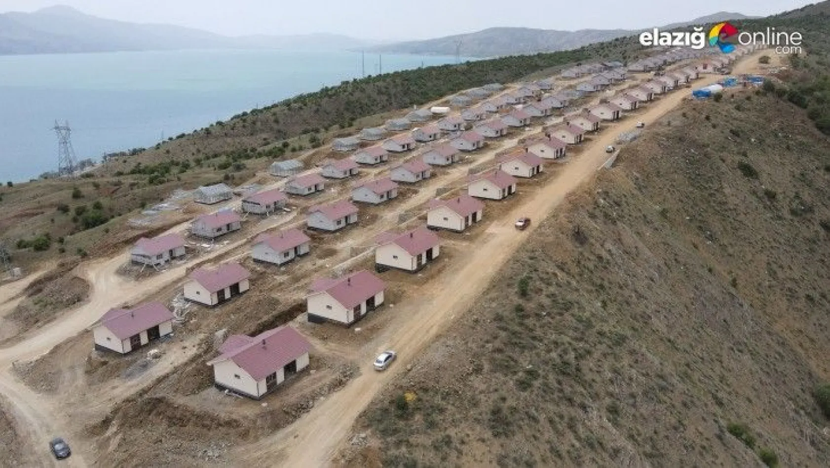 Elazığ'ın 300 köyünde, çelik konutlar yükseliyor